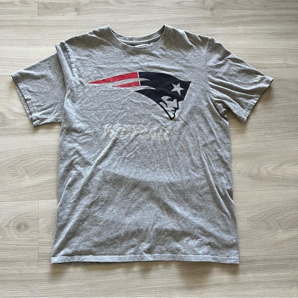 NIKE Patriots T-shirt Size: L